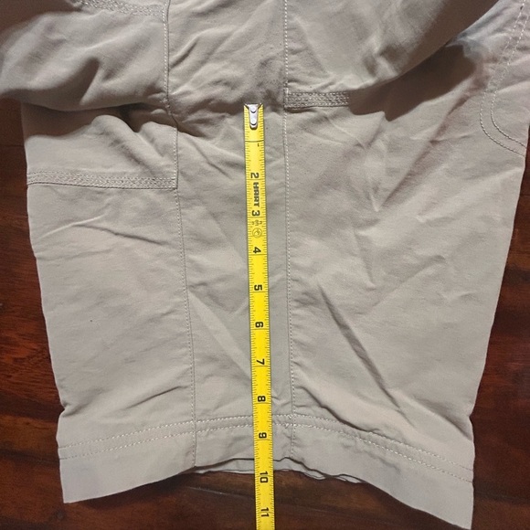 The North Face Conversion Pants (missing the bottom pieces) Size Med. - Picture 6 of 9
